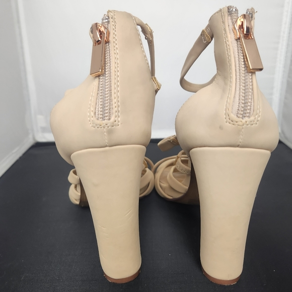 Bamboo Suede Zip Back Women's Size 6 Strapped Design Modern Style - Picture 6 of 12